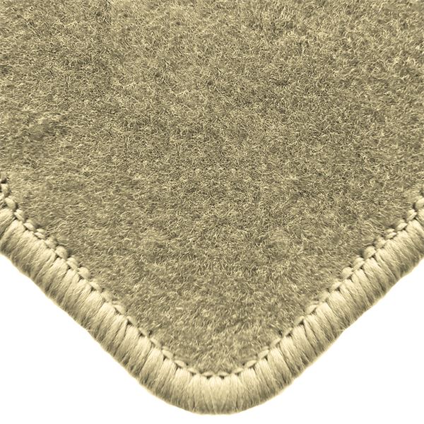 Jeu complet de tapis sur mesure qualité Grand Tourisme beige