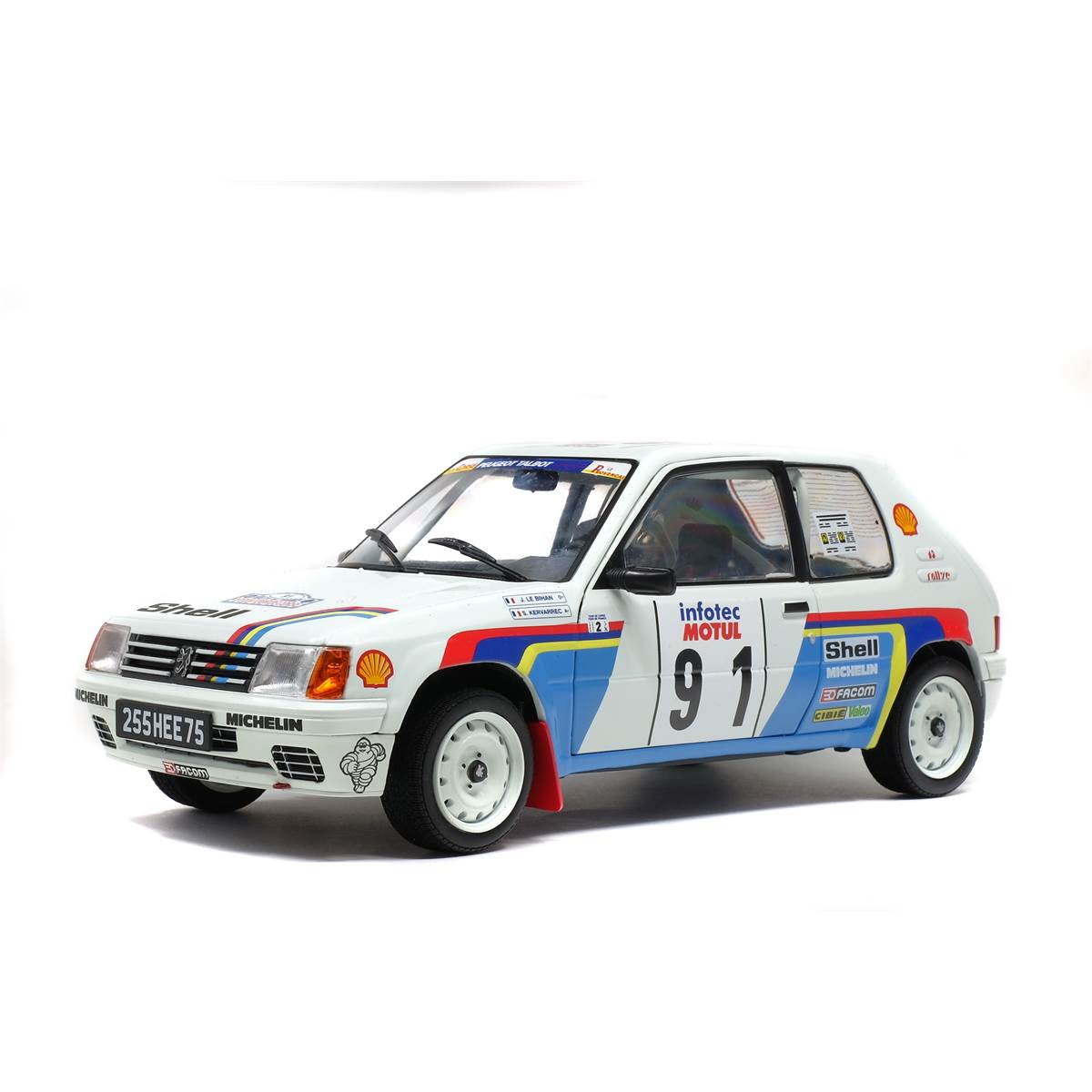 Voiture 1/18 Peugeot 205