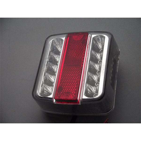 Feu arrière 4 fonctions LED + Catadioptre