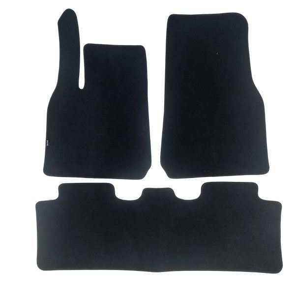 Jeu de tapis sur mesure moquette tuftée noire pour Volkswagen Tiguan II Feu Vert Premium