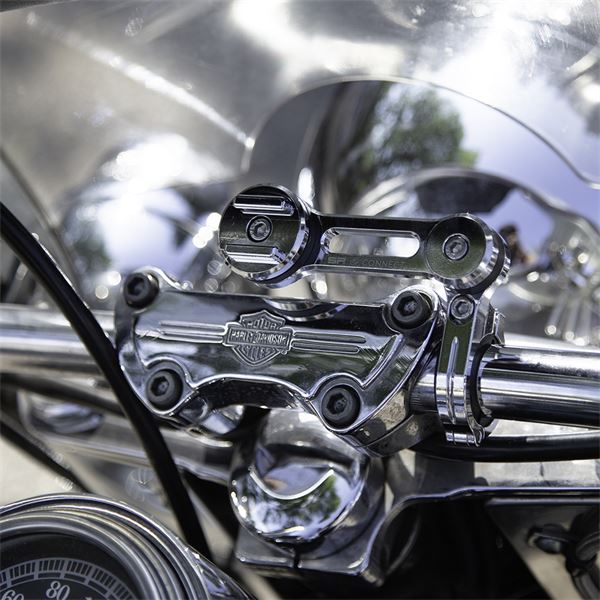 Support pour smartphone pro sur Moto Chrome SP Connect