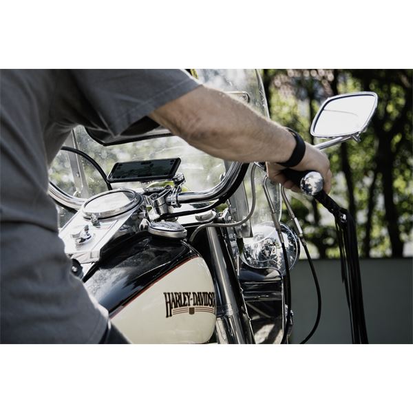 Support pour smartphone pro sur Moto Chrome SP Connect