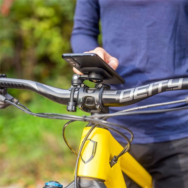 Support universel pour vélo et trottinette SP Connect avec interface adhésive SPC+