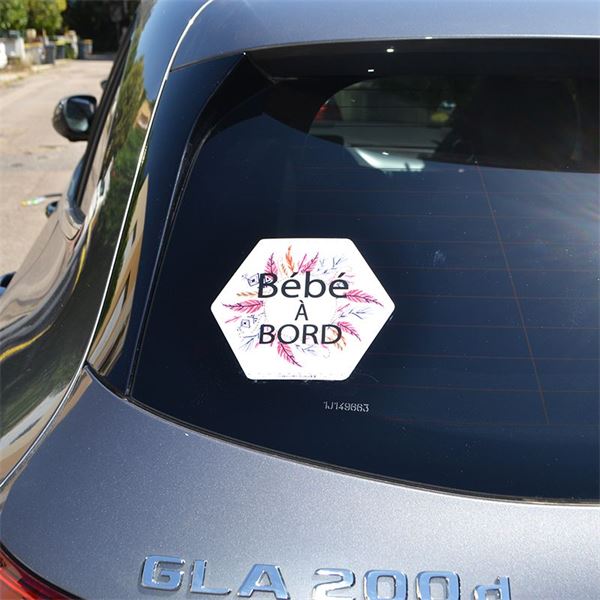 Adhésif bébé à bord Made in France - Plumes colorées