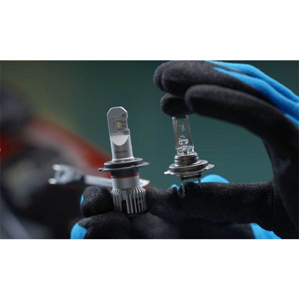 2 ampoules LED H7 Philips Ultinon Pro6000 Boost (homologuées)