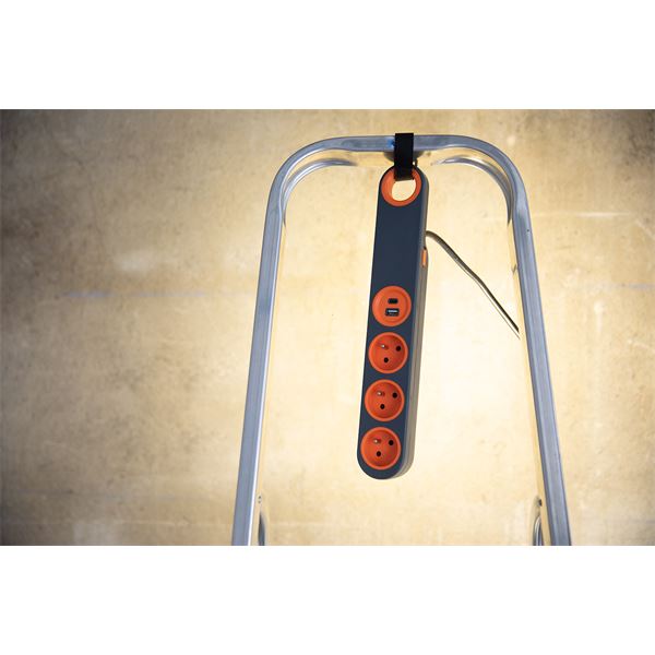 BLOC KLIPO 3X16A+USB+LED 4M